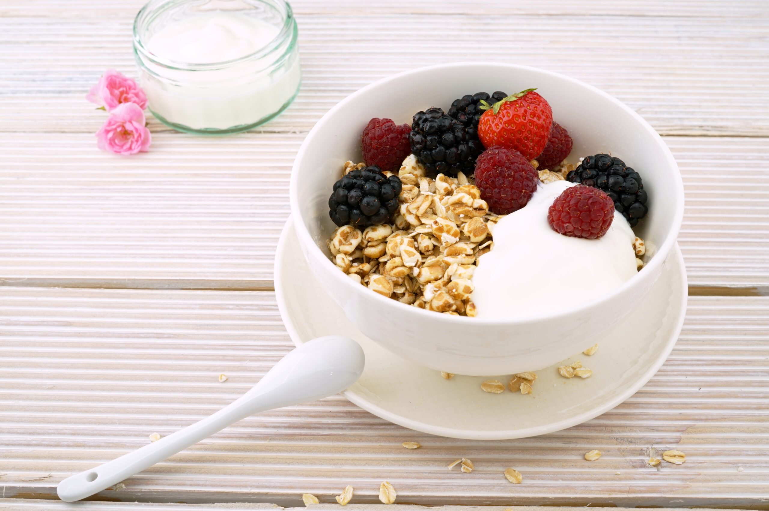 Breakfast yogurt bowl